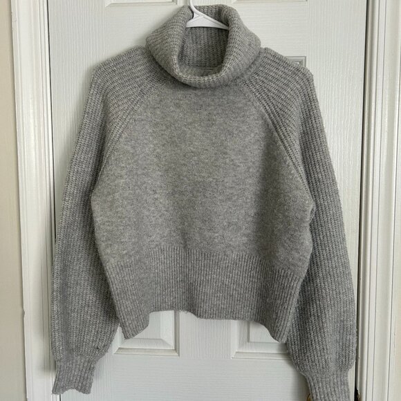 Elodie Gray Cropped Sweater - Picture 1 of 6
